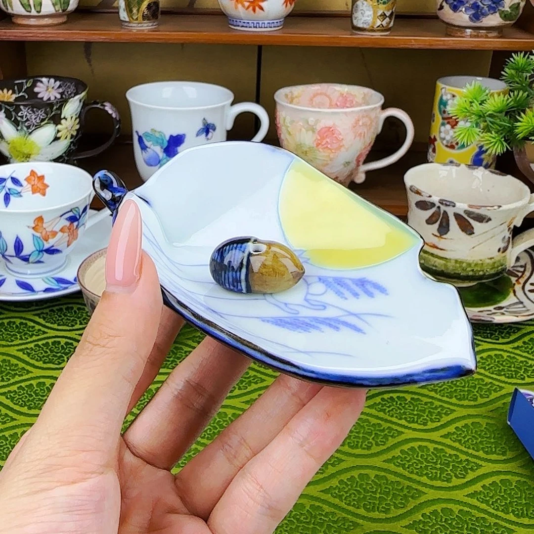 他家茶具瓷器真好看香立