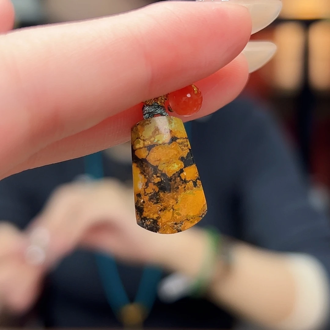 未镶嵌南红玛瑙珠宝奇石