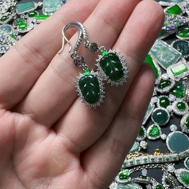 翡翠颈饰未镶嵌天然A货翡翠放漏