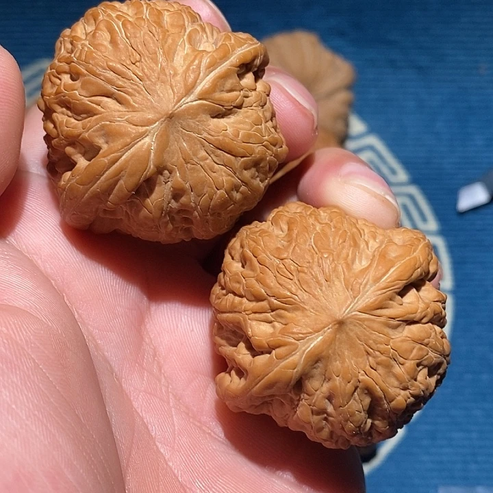 桃核吊坠铁锤妹妹