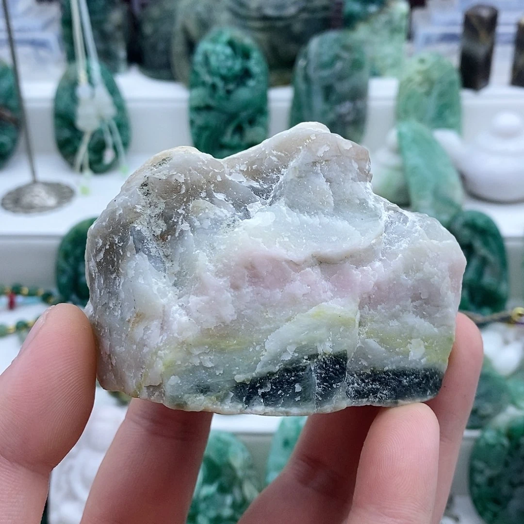 用***3独山玉未镶嵌颈饰