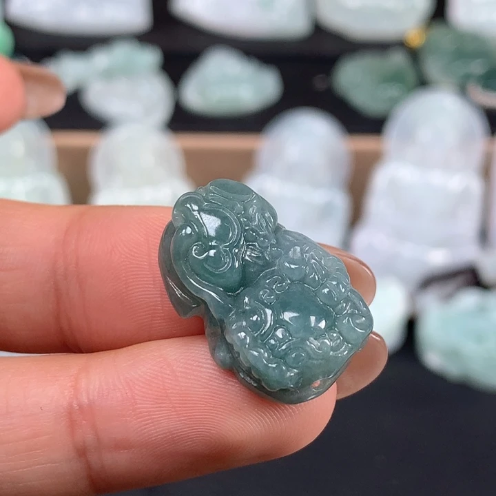 颈饰未镶嵌翡翠貔貅