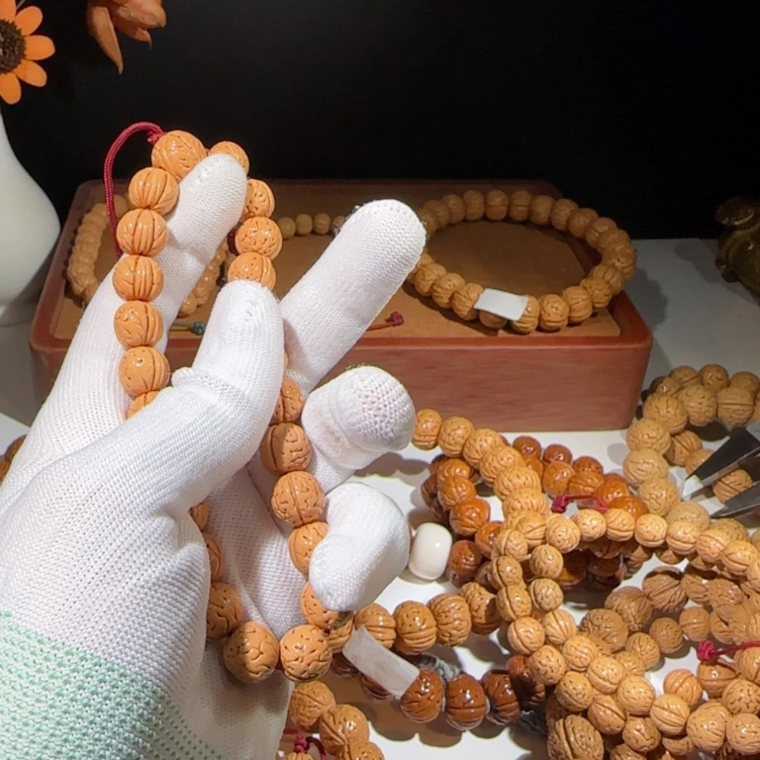 熠***晨桃核手串精品桃核