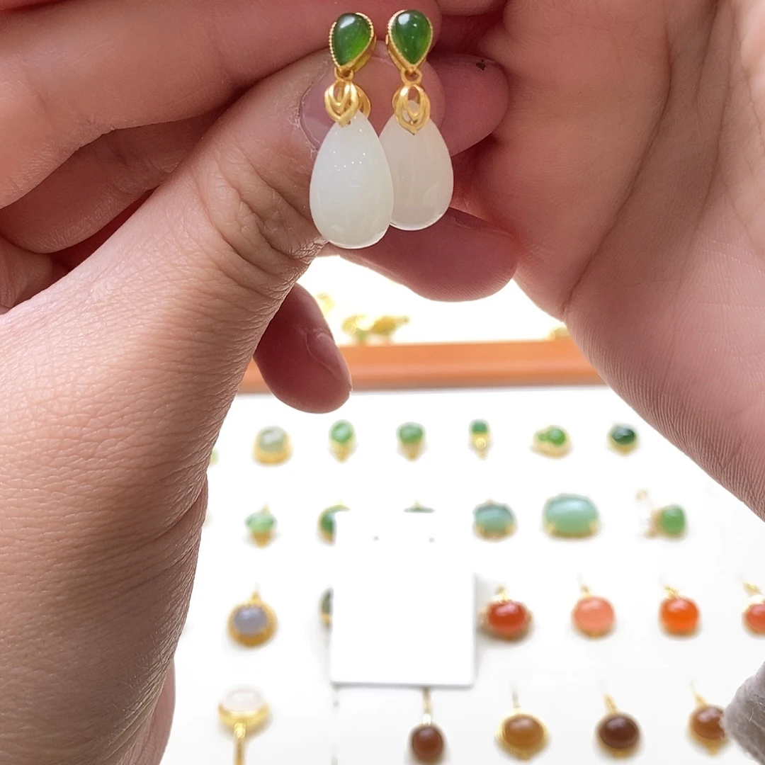 和田玉耳饰银S925镶嵌米***举