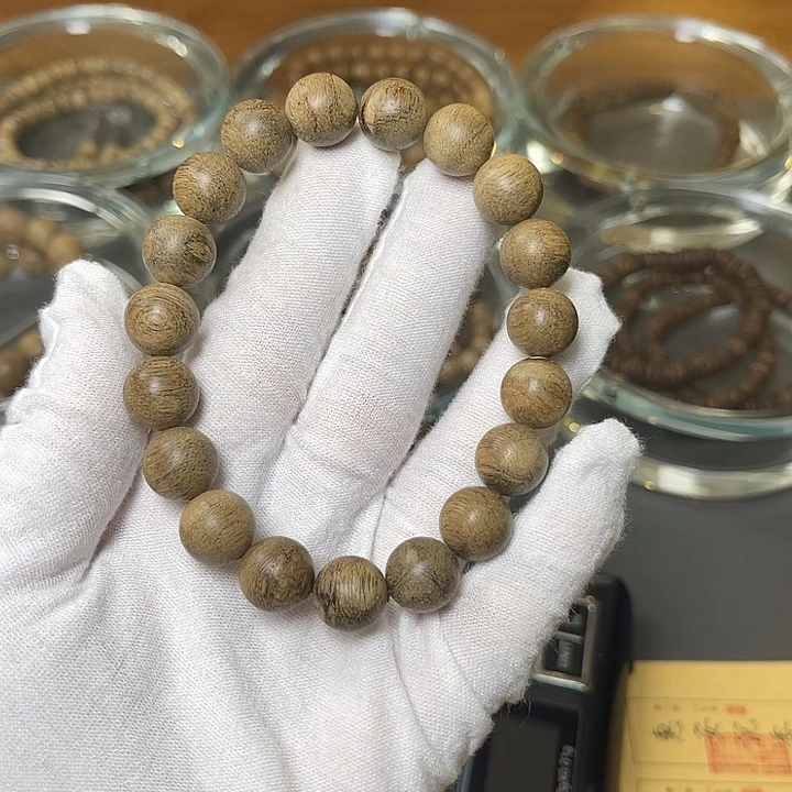 椰****手串沉香菩萨棋尊品1.1/10克