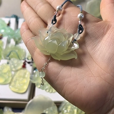 未镶嵌蛇纹石玉颈饰