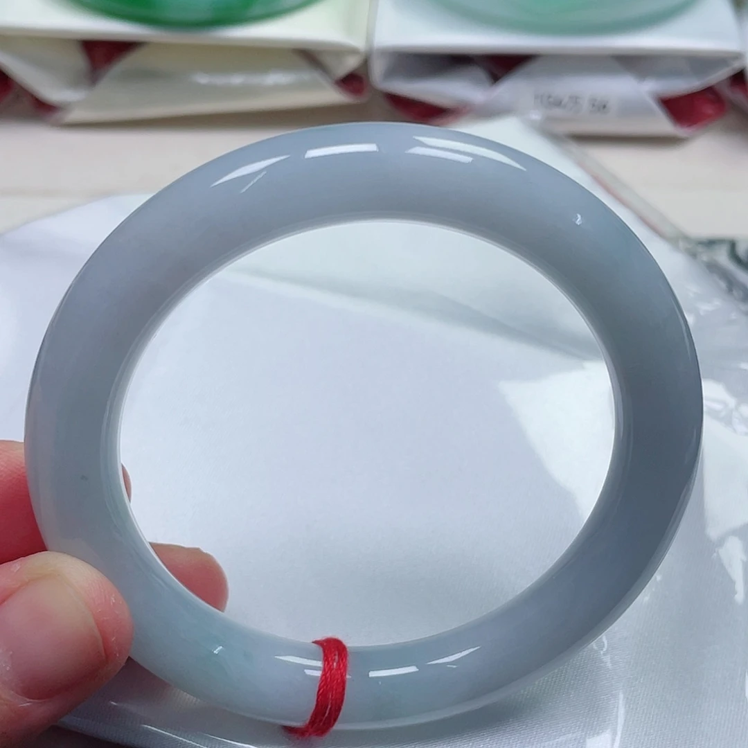 未镶嵌手镯（圆镯）翡翠