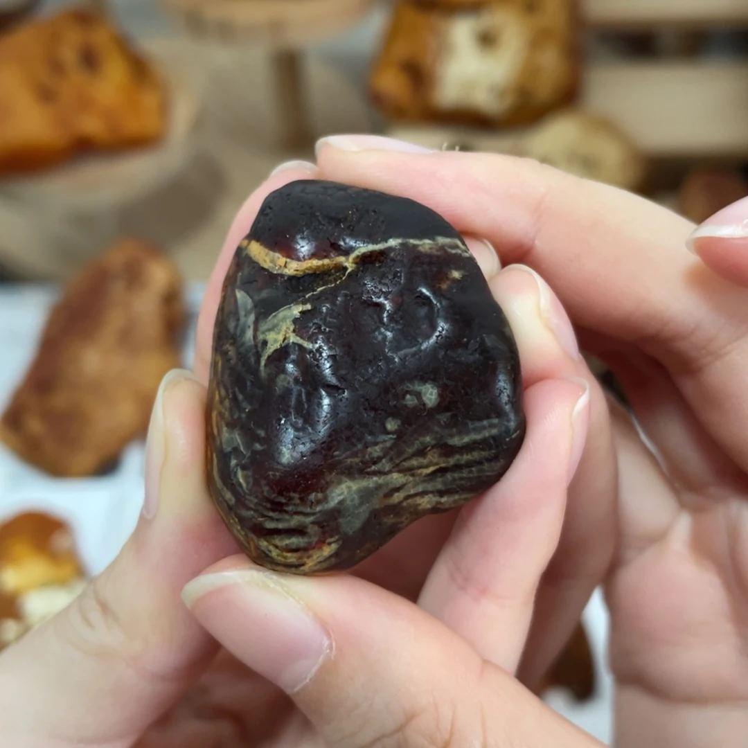 琥珀未镶嵌珠宝奇石