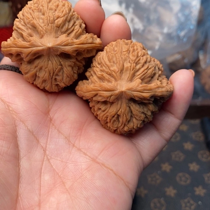 把件文玩核桃南疆石46尺核桃