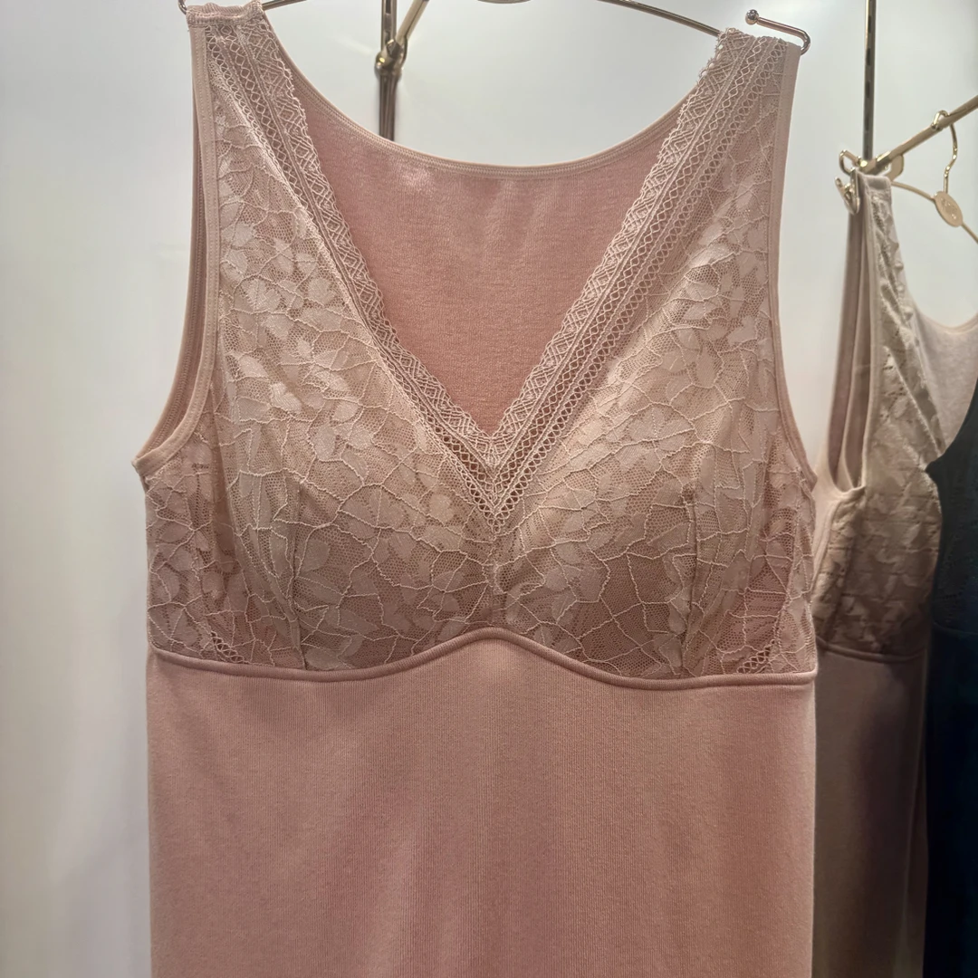 西西木木胸垫款保暖一体衣