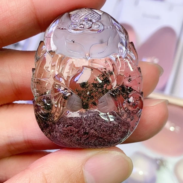 天然巴西彩幽灵水晶雕刻九尾狐牌吊坠毛衣链尺寸47×38×17mm重42克