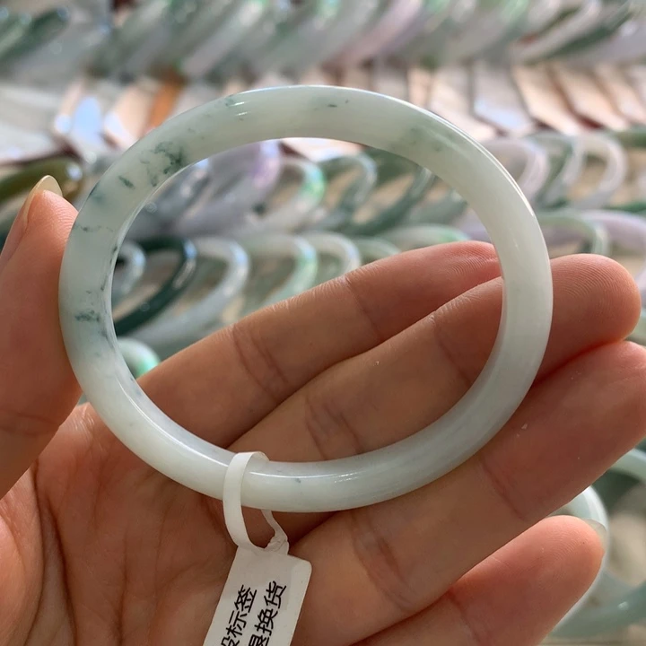 翡翠未镶嵌手镯贵妃52