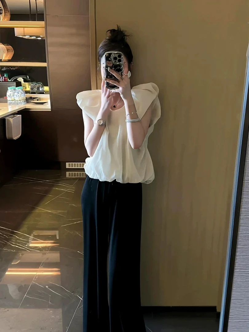 梦小小女装2025夏季新款法式百搭时尚皱褶小飞袖圆领套头衬衫女