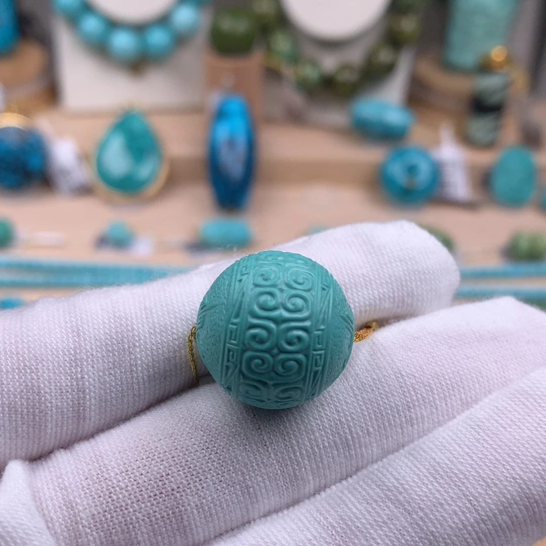 绿松石未镶嵌珠宝奇石