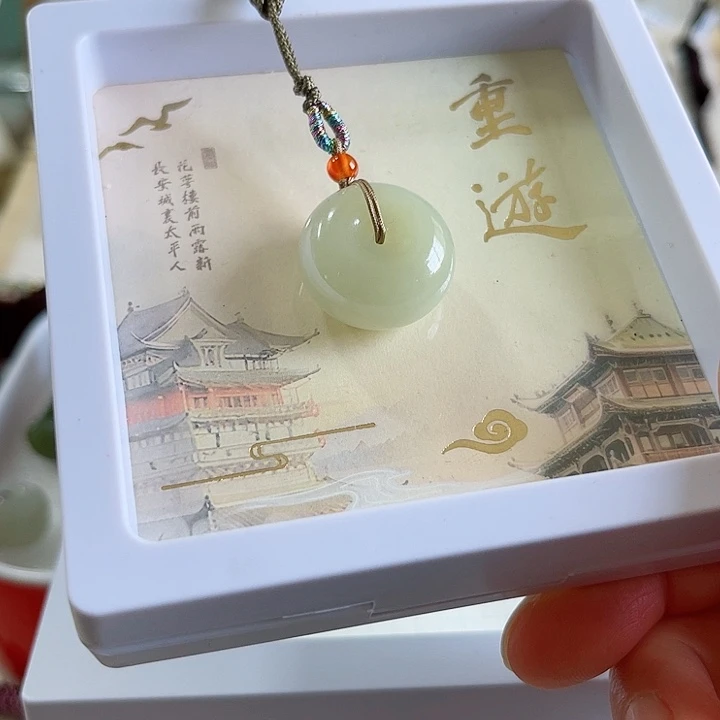 柳****和田玉未镶嵌颈饰
