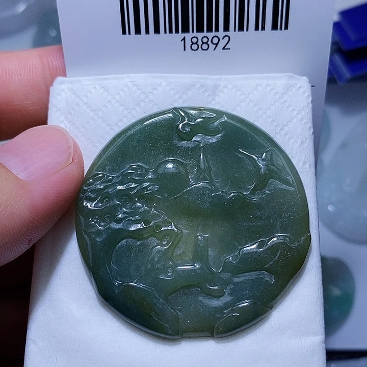 颈饰未镶嵌翡翠天光墟翡翠市场现金代购