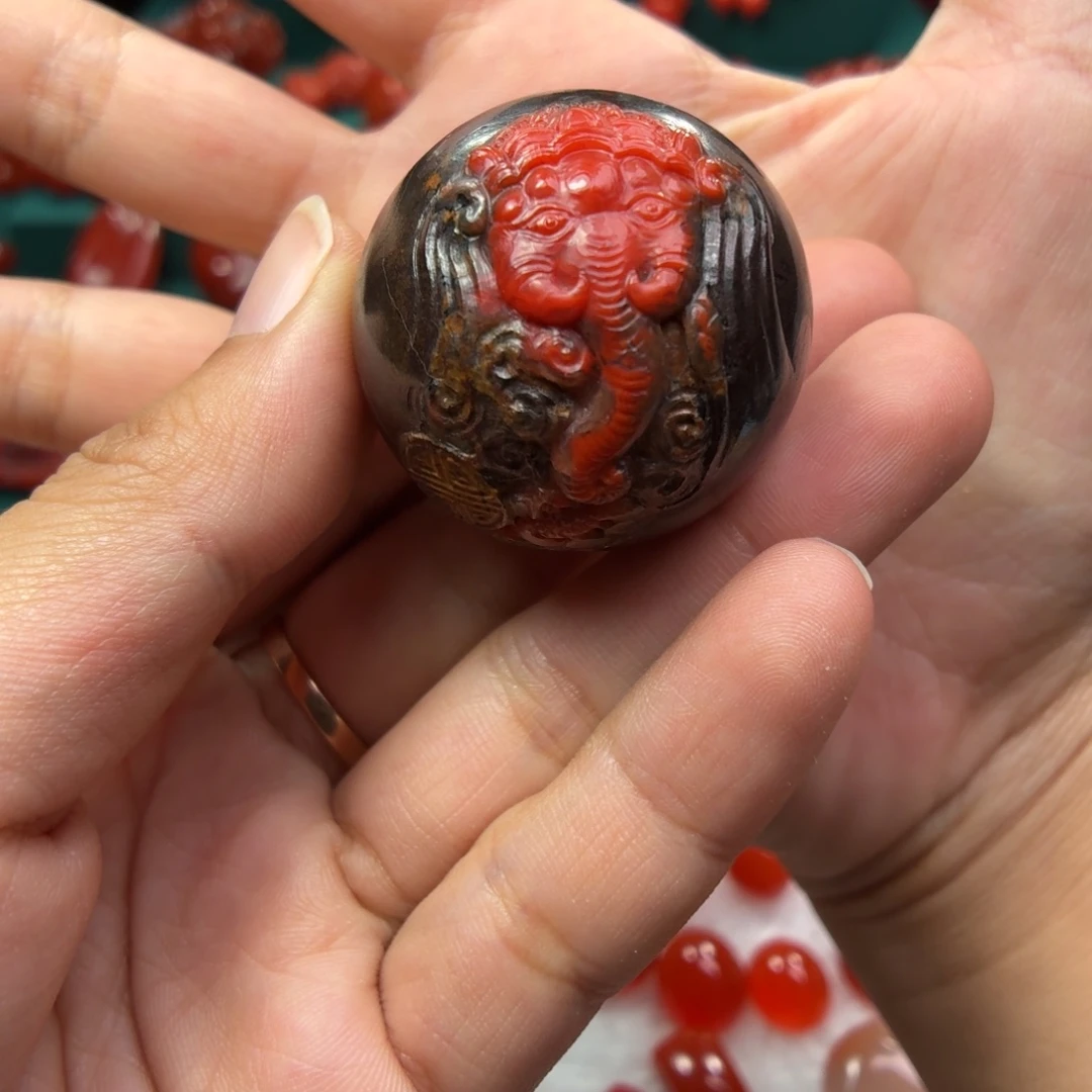 南红玛瑙未镶嵌挂件