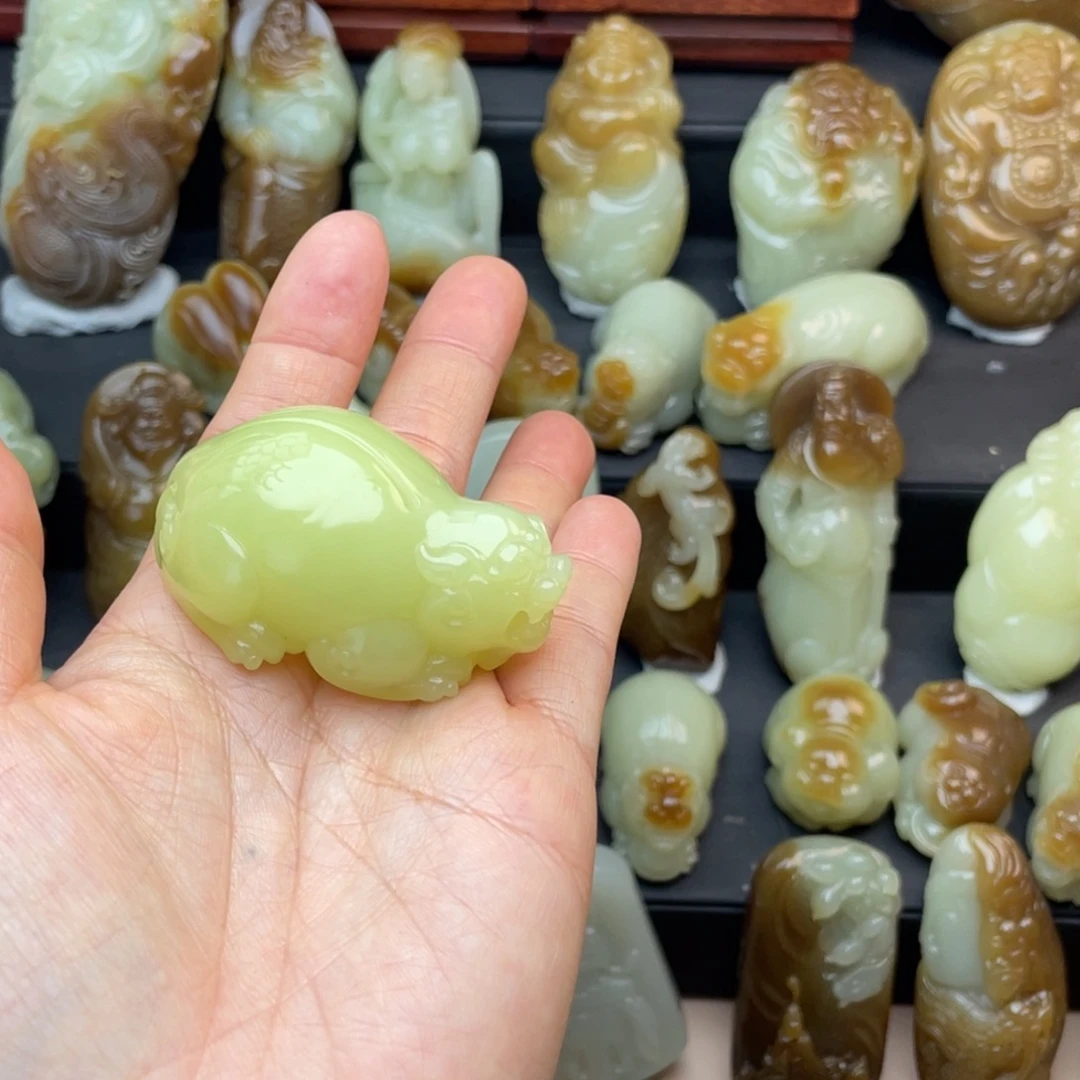 D***u和田玉未镶嵌颈饰