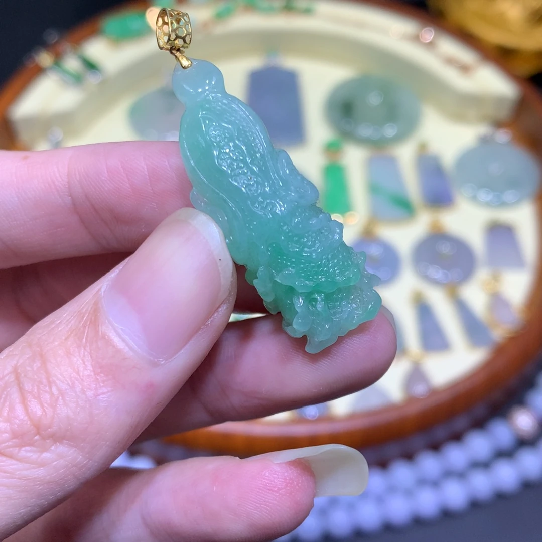 翡翠吊坠(不含链)18K金镶嵌