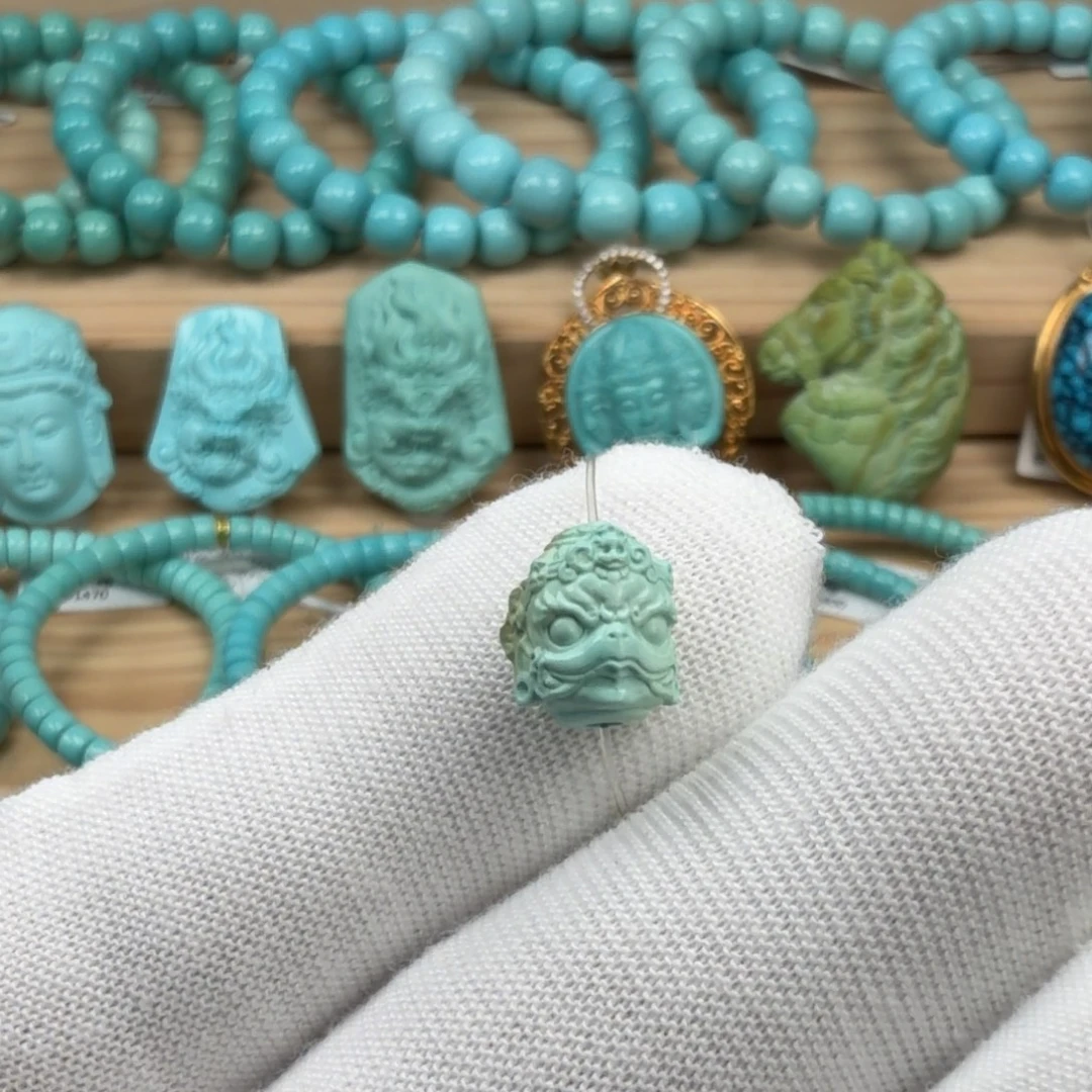 绿松石未镶嵌珠宝奇石