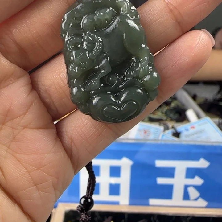 和田玉未镶嵌颈饰