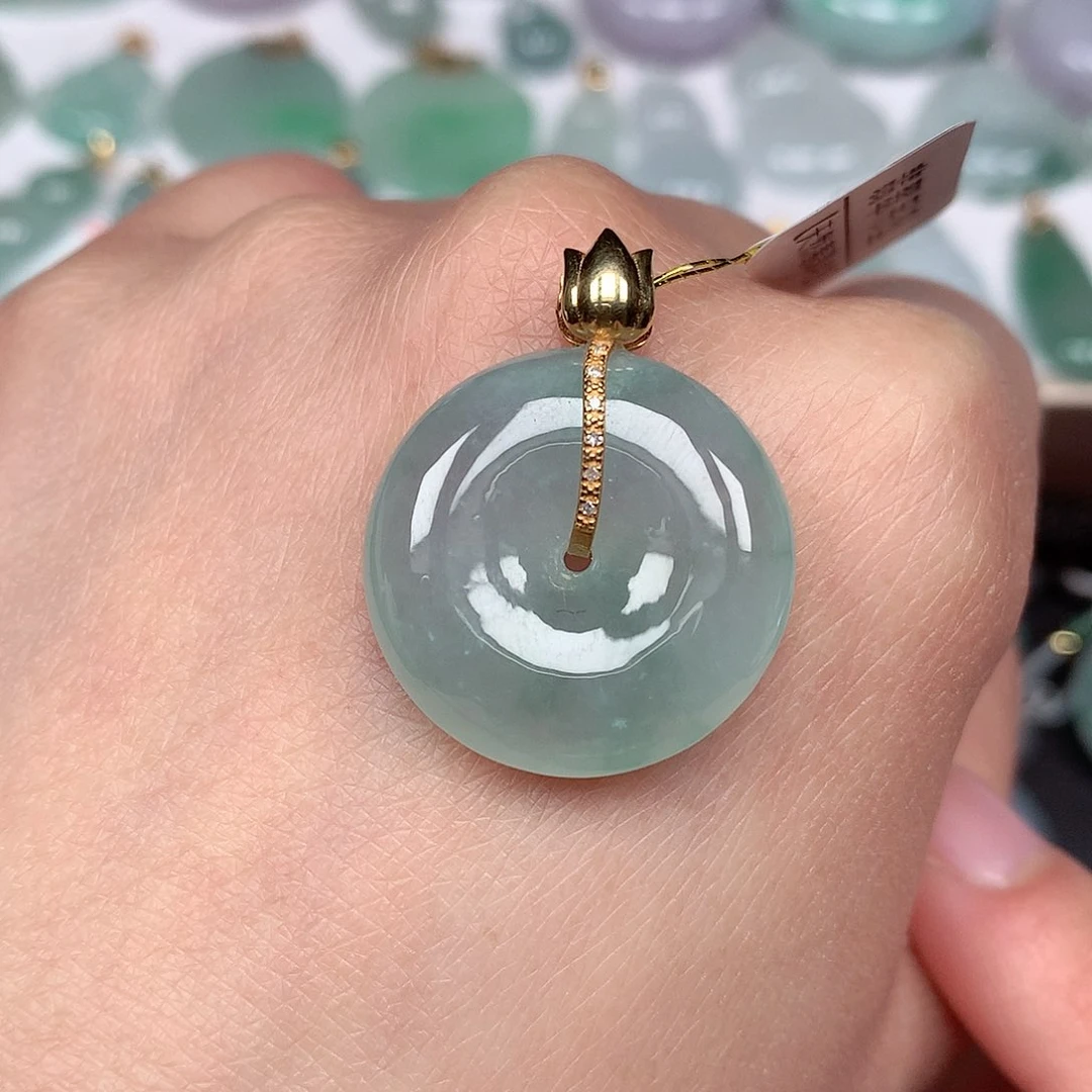 翡翠颈饰未镶嵌平安扣A