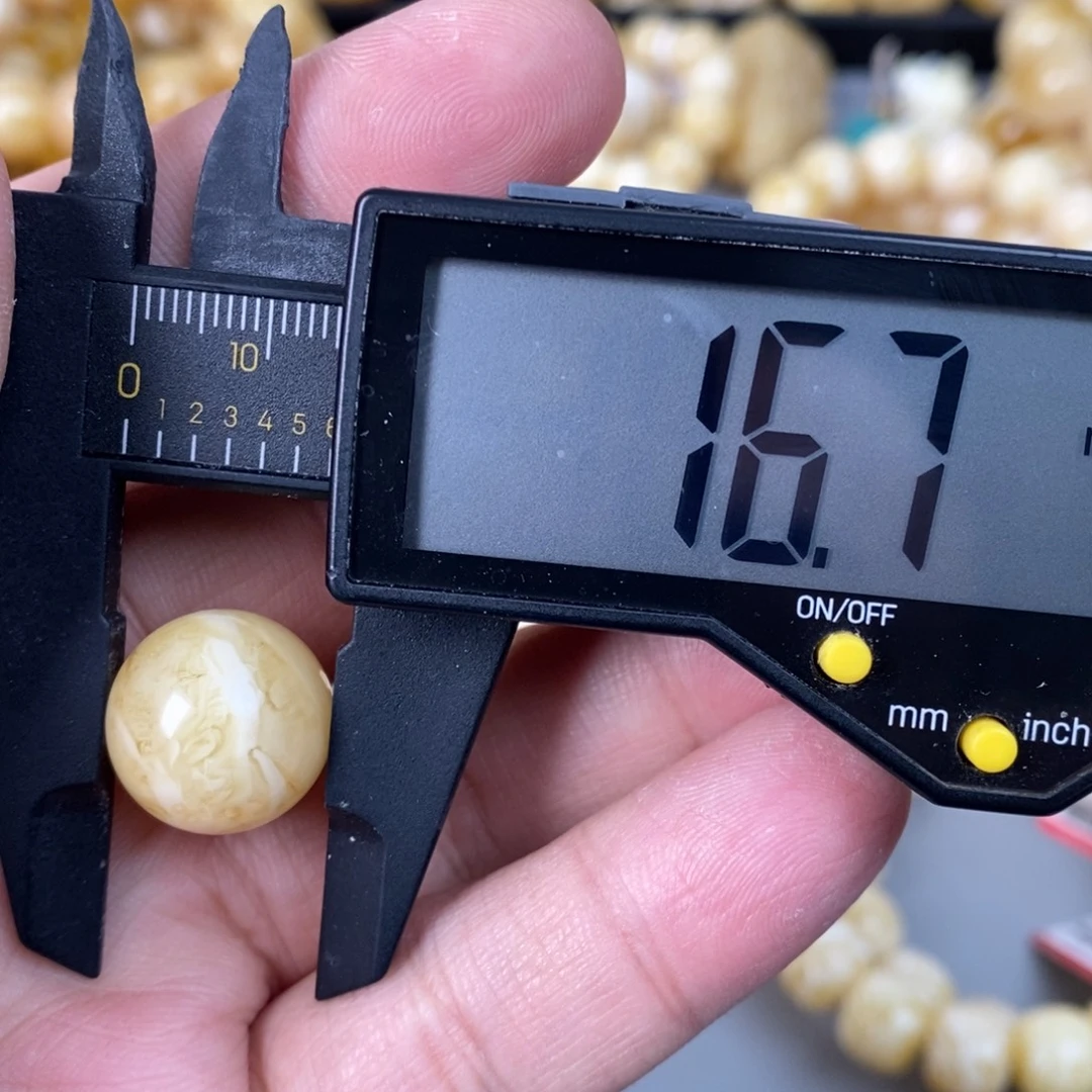 蜜蜡未镶嵌珠宝奇石2.7g