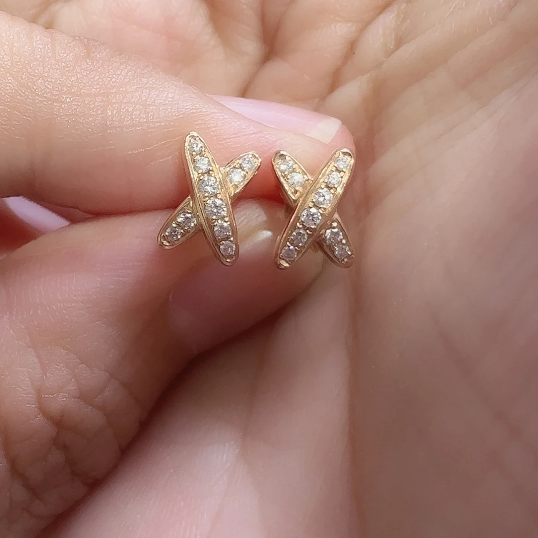 耳饰18K金镶嵌天然钻石