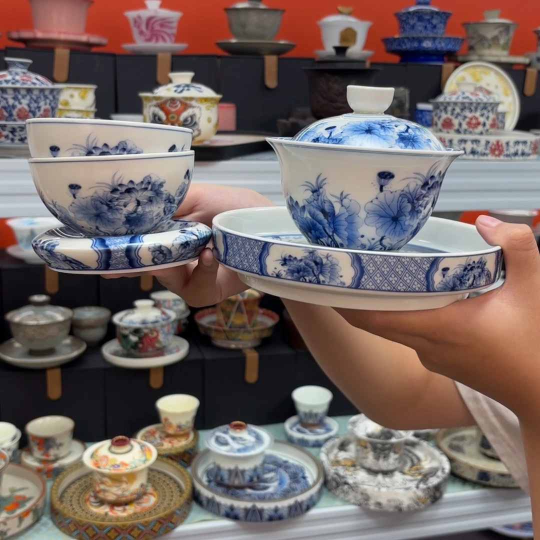 茶具是指由两块金属做成成