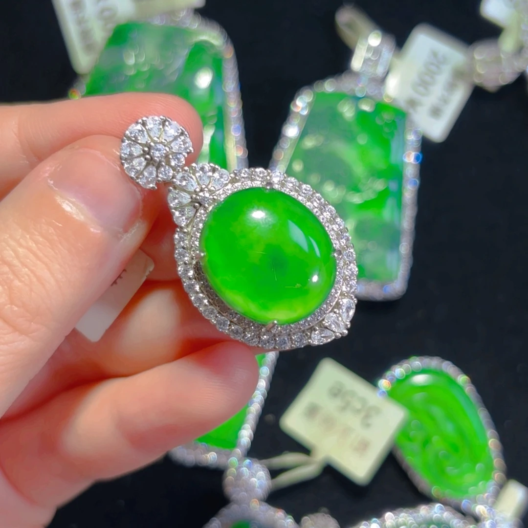 翡翠银S925镶嵌颈饰蛋面