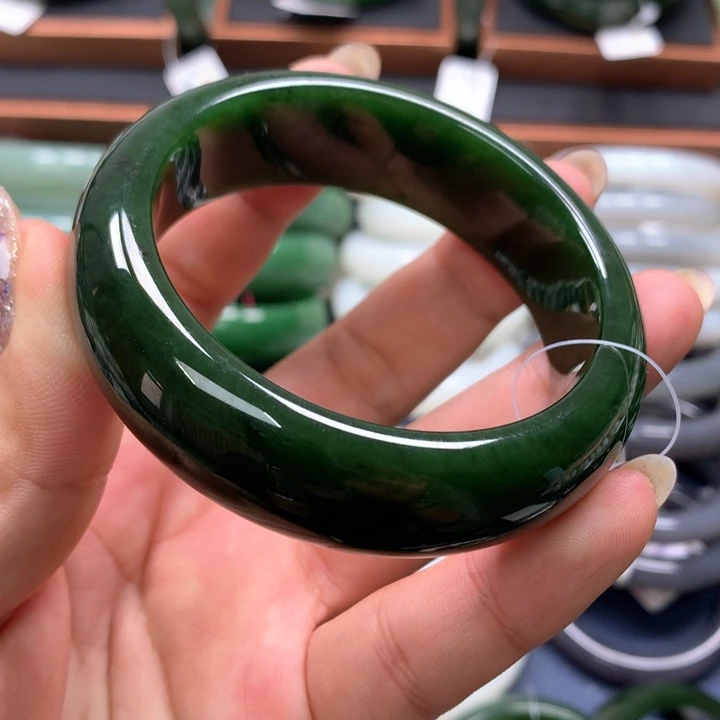 【闪购商品】未镶嵌手镯和田玉（碧玉）