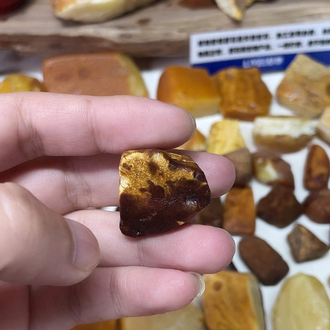 定制琥珀未镶嵌原矿故事