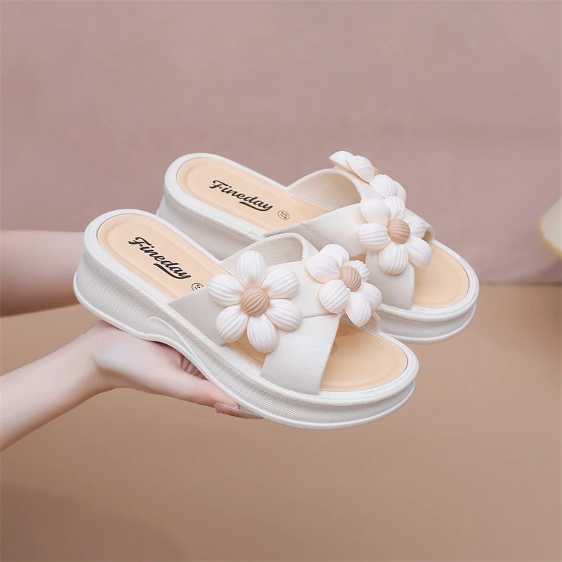 拖鞋女浴室防滑百搭新款爆款厚底凉拖外穿居家专用网红气质款拖鞋