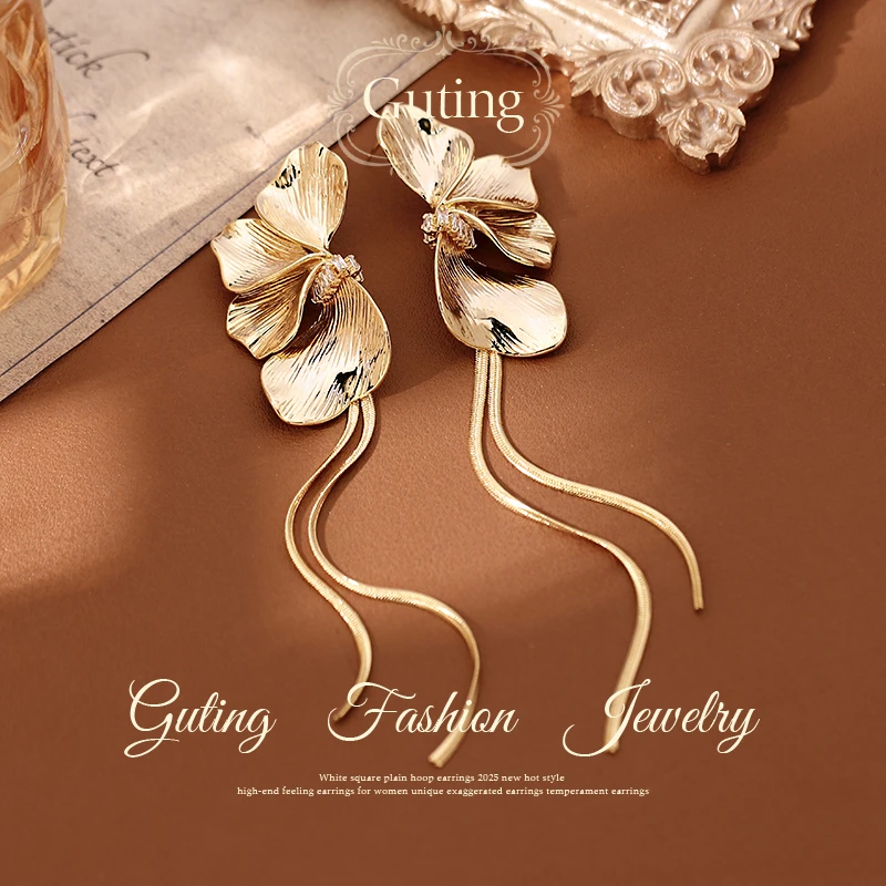 铜合金耳饰 22746金色大花朵流苏耳环女秋冬高级感耳钉气质耳饰