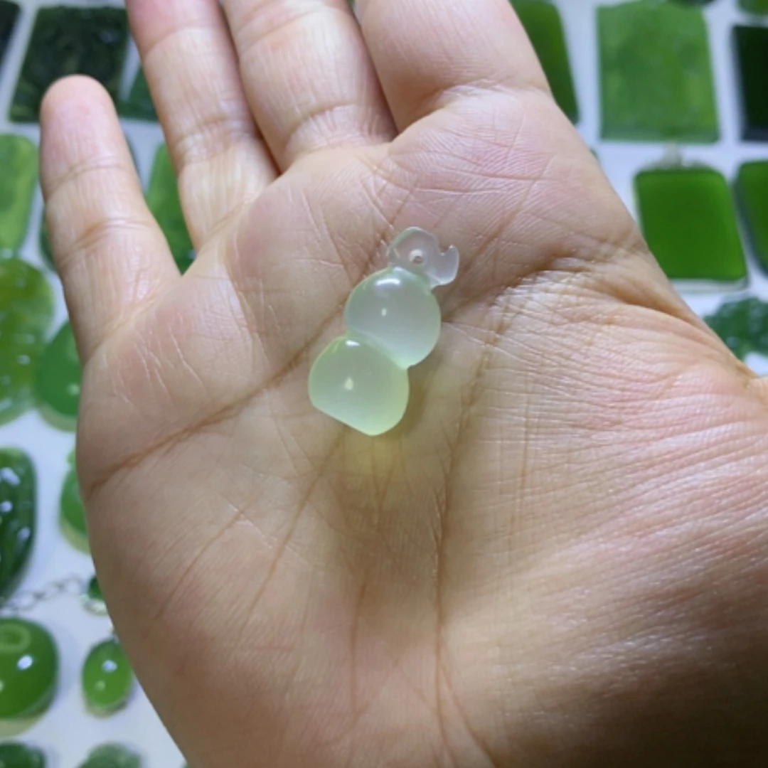 【闪购商品】蛇纹石玉颈饰未镶嵌