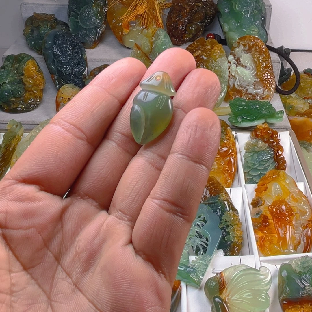 未镶嵌蛇纹石玉颈饰