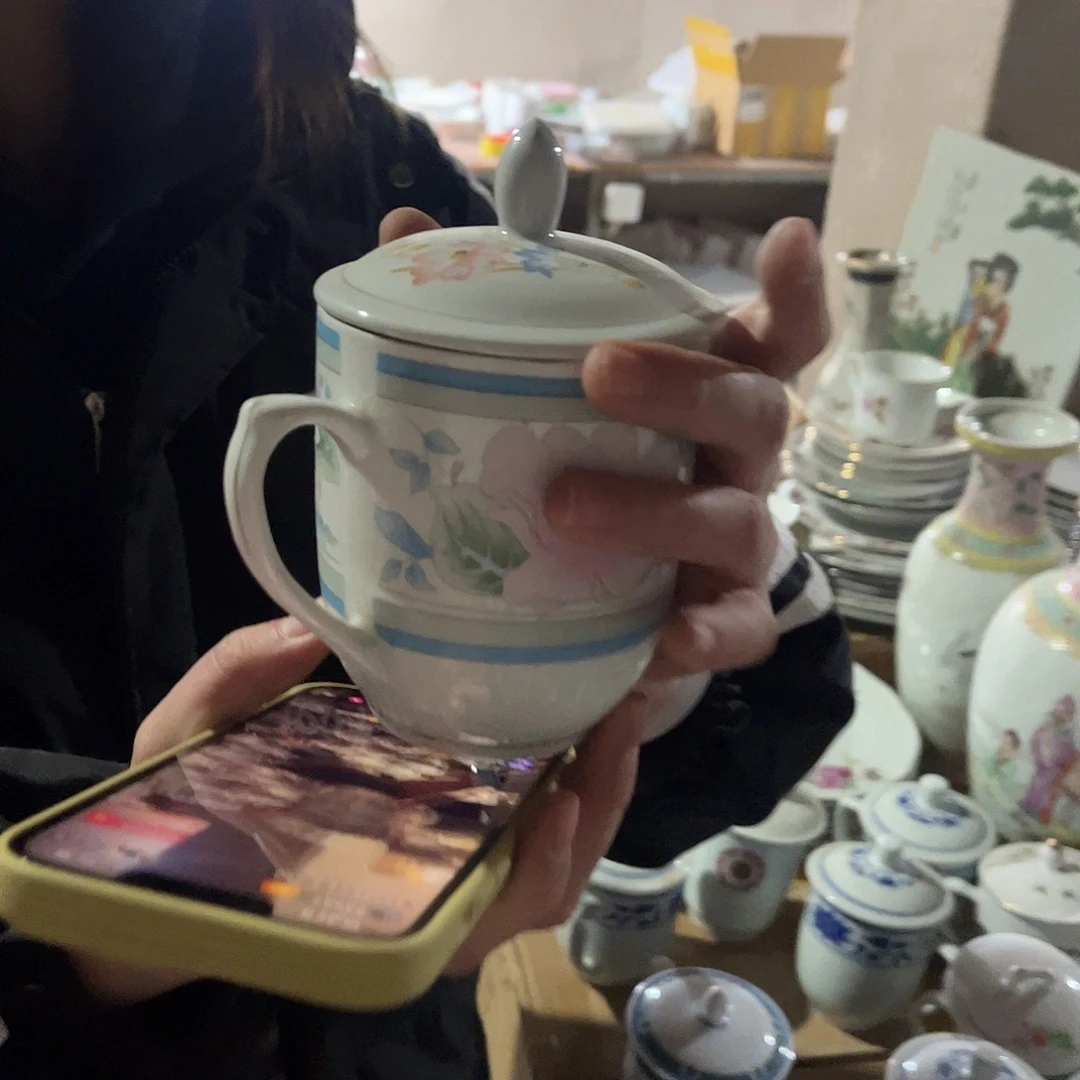 其他陶景德镇陶瓷马克杯带盖一个