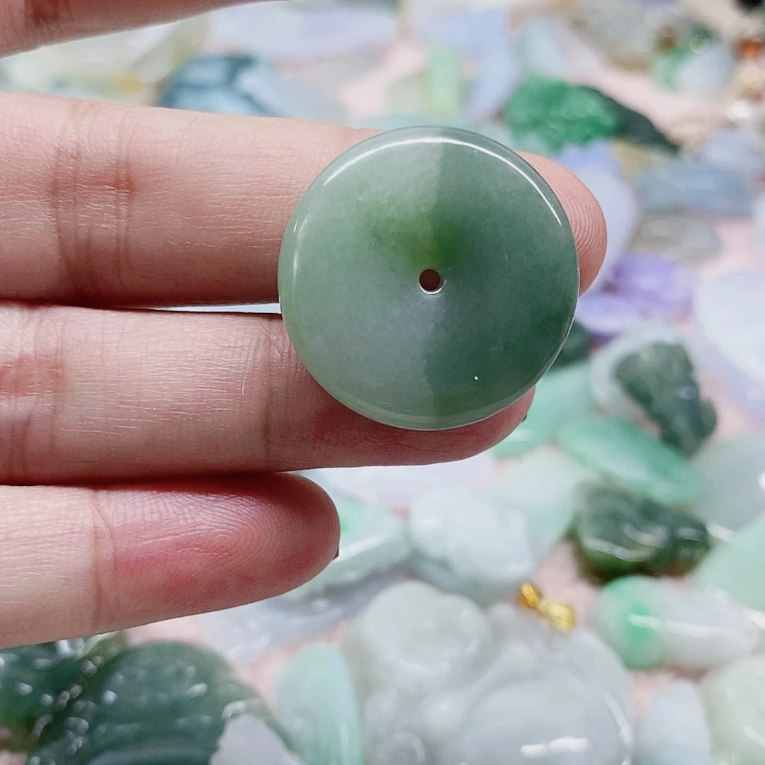 颈饰未镶嵌翡翠天然