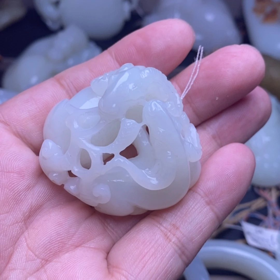 【闪购商品】和田玉未镶嵌颈饰浮****念