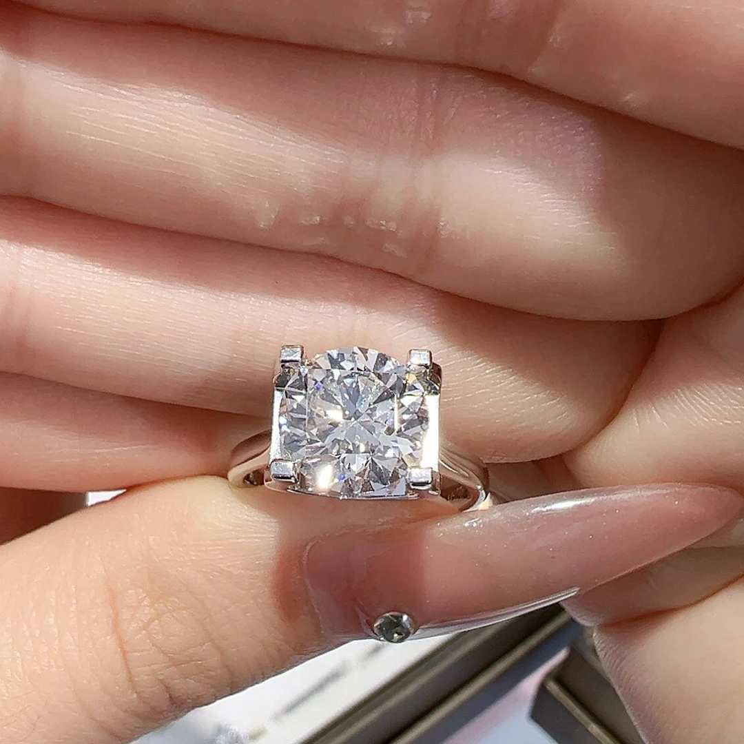 实验室培育钻石18K金镶嵌3ct 12圈