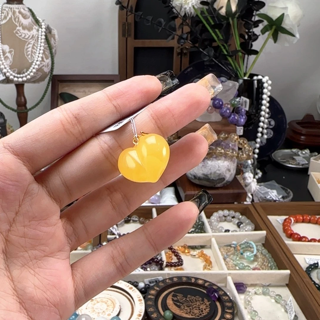 银S925镶嵌颈饰蜜蜡屁桃2号