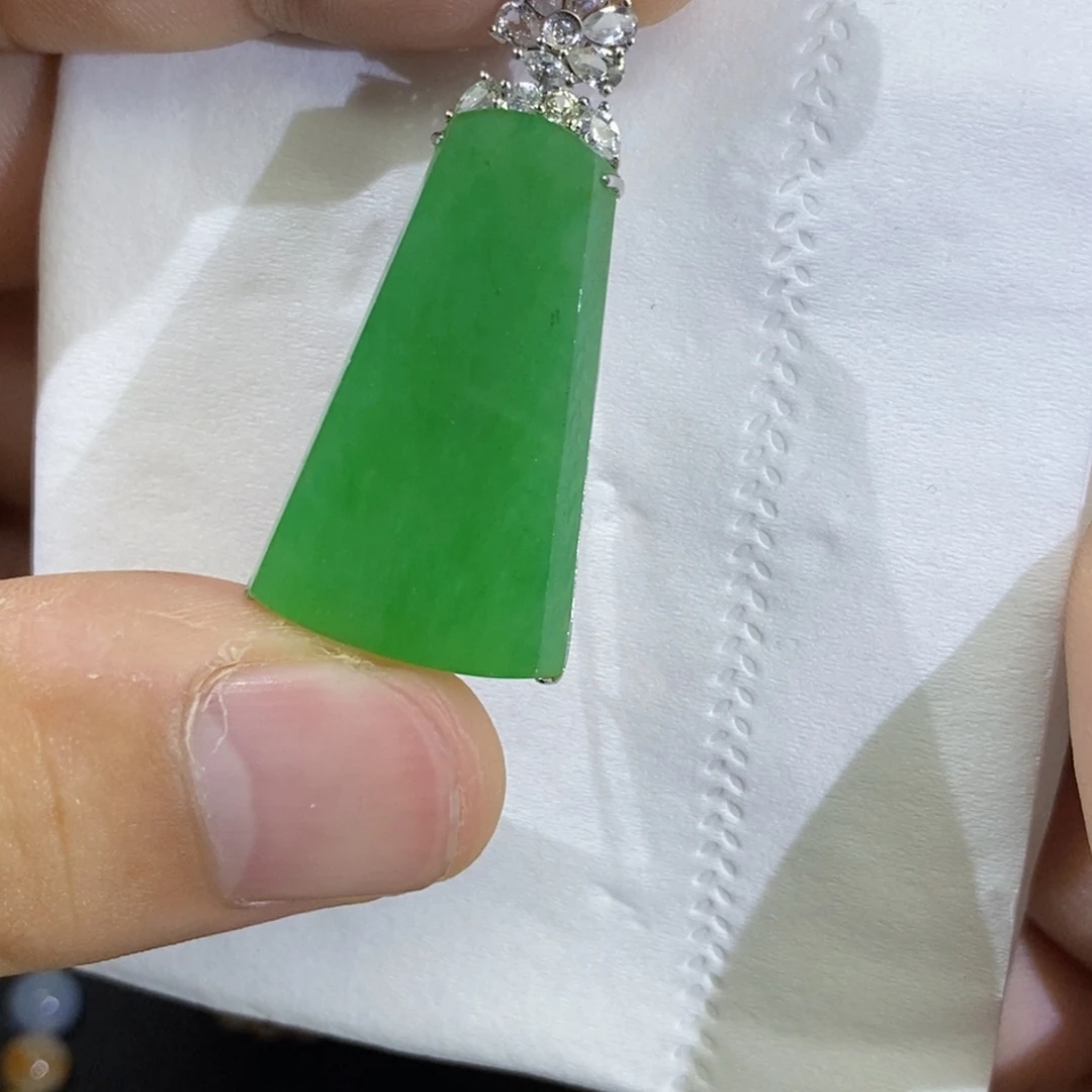 翡翠18K金镶嵌项链缅甸翡翠