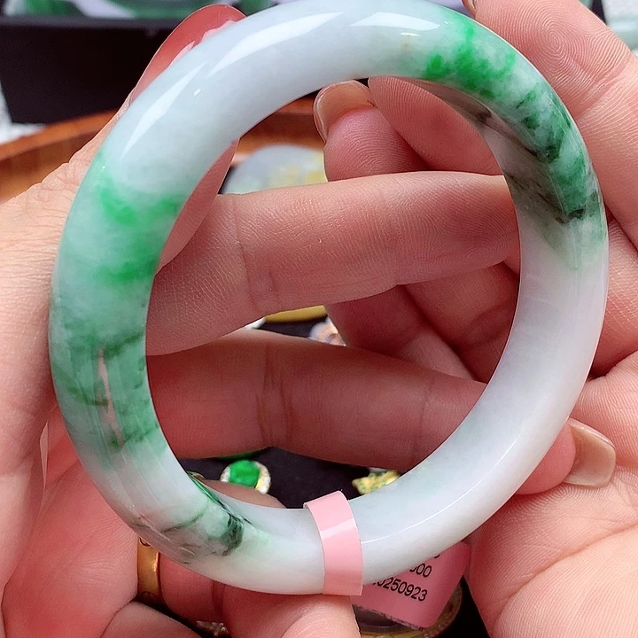 翡翠未镶嵌手镯翡翠手镯