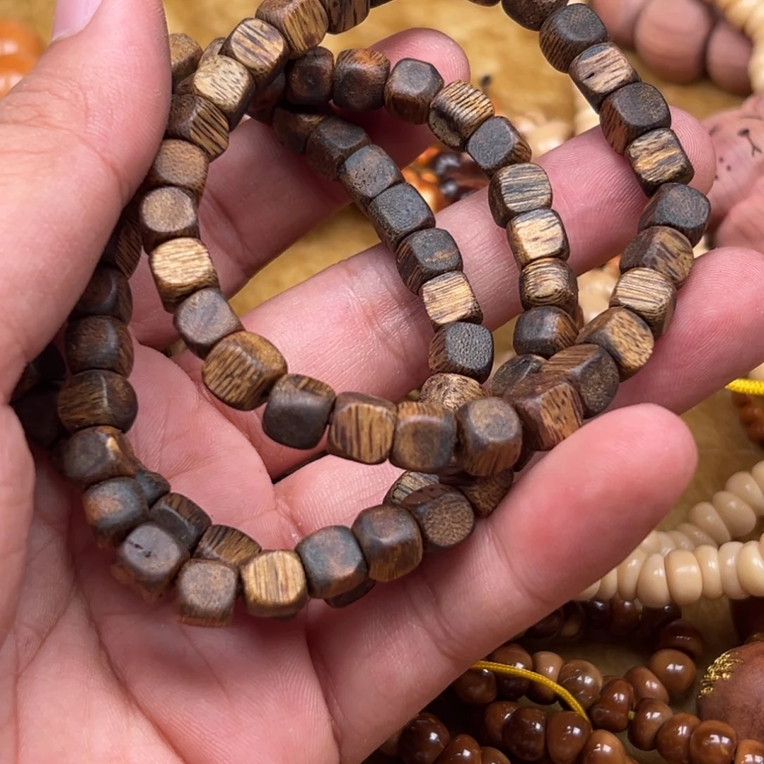 大叶紫檀（黑酸枝木类）