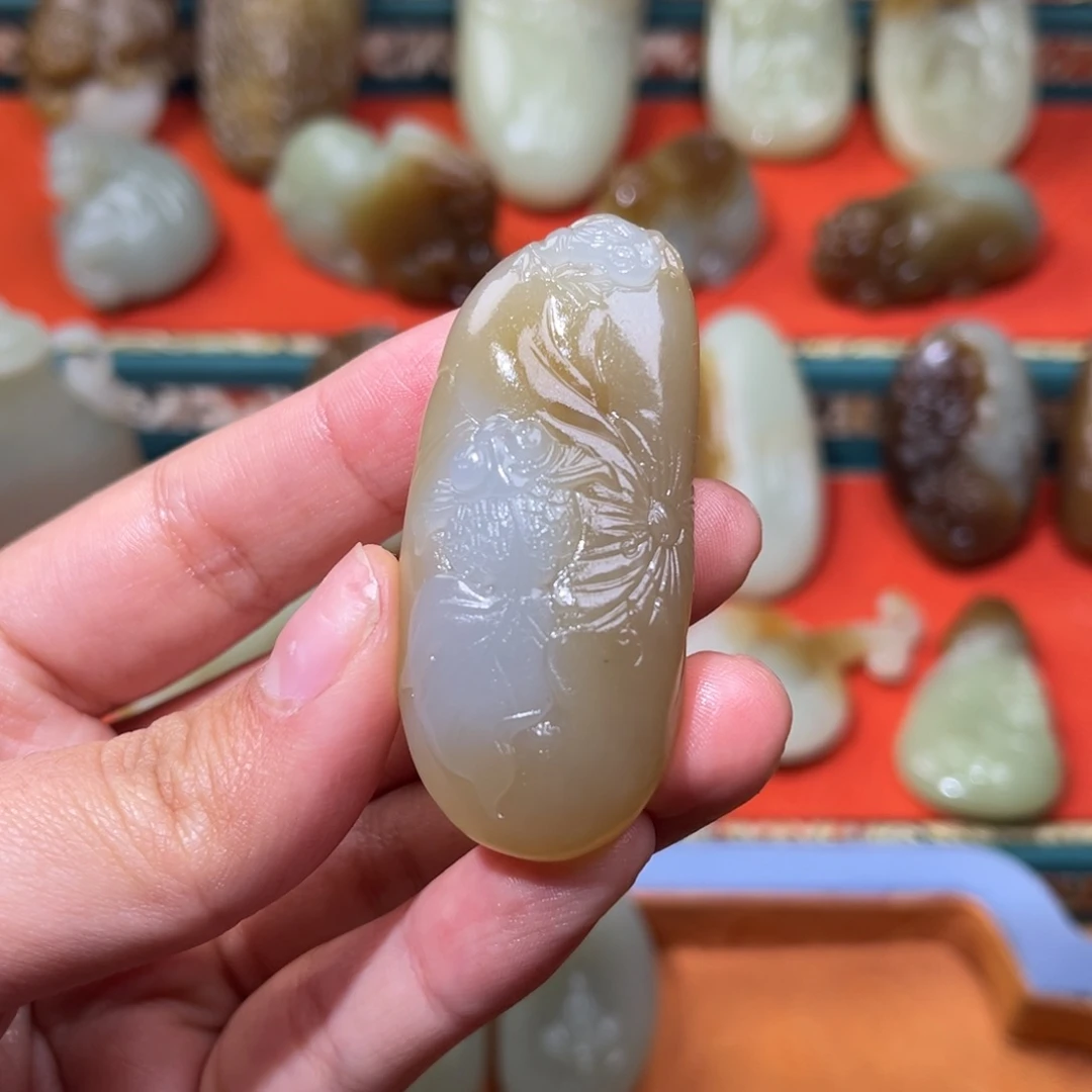 和田玉（糖玉）未镶嵌挂件