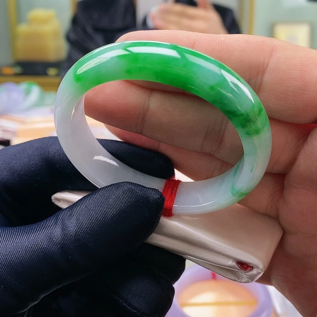 【闪购商品】未镶嵌手镯翡翠贵妃