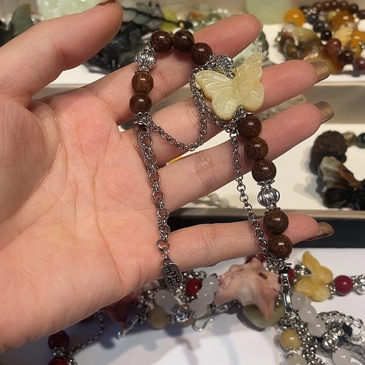 S***s蛇纹石玉合金颈饰