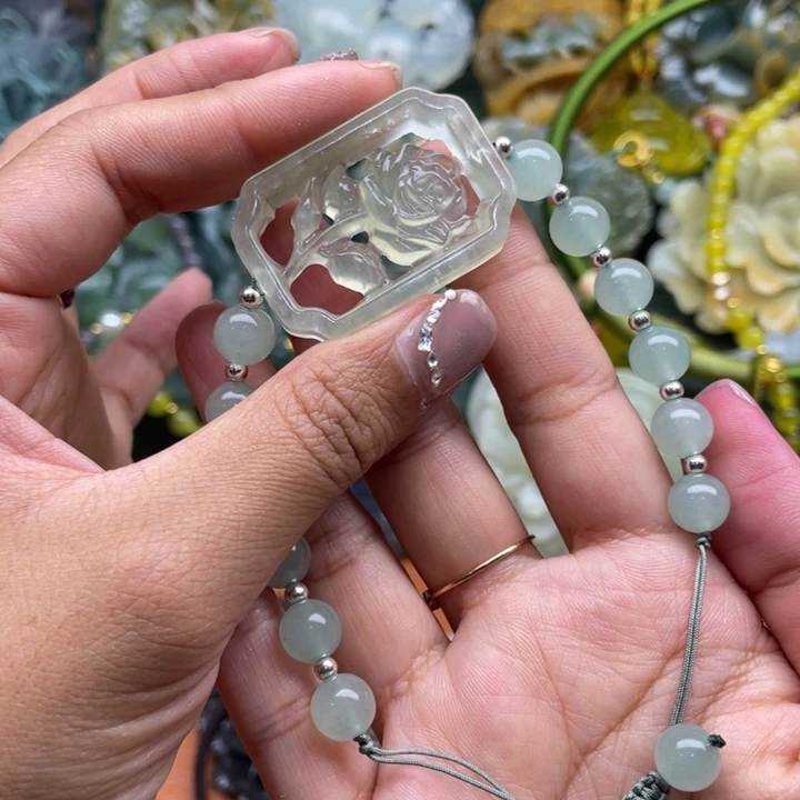 蛇纹石玉未镶嵌吊坠