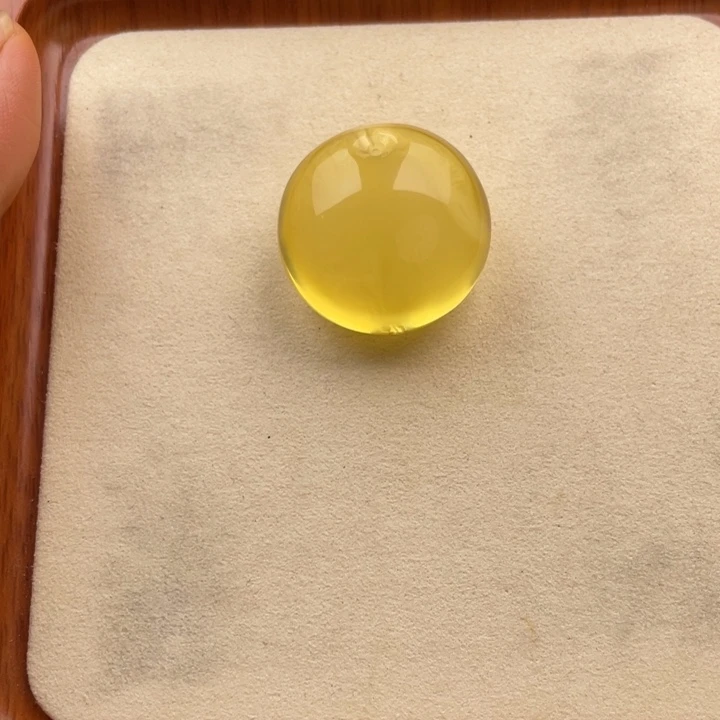 琥珀未镶嵌颈饰好