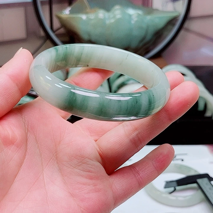 石英岩玉手镯未镶嵌8